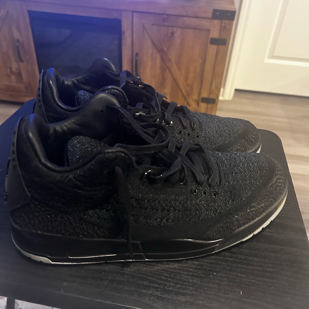 Jordan 3 Retro Flyknit - Picture 2 of 9